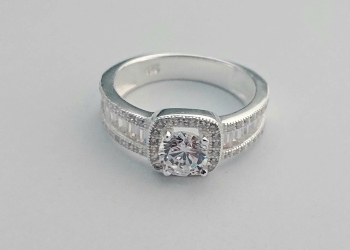 Princess engagement ring